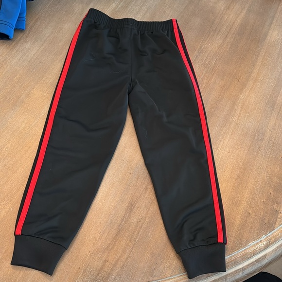 Adidas boys size 5 pants - Picture 2 of 2